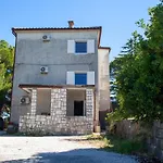 Trobenta In Oblak Hostel Portoroz