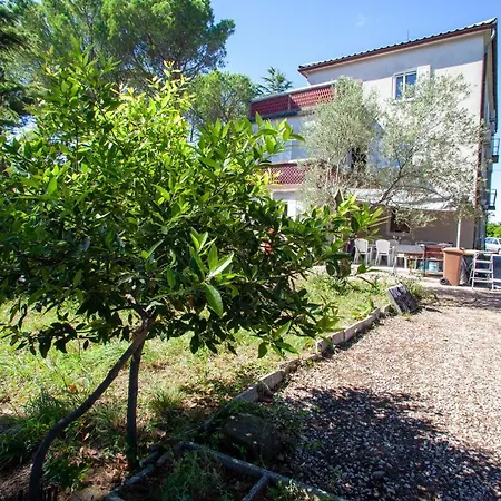 Trobenta In Oblak Hostel Portorož