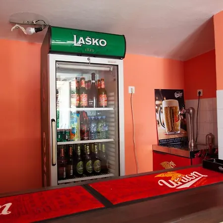 Trobenta In Oblak بيت شباب بورتوروز