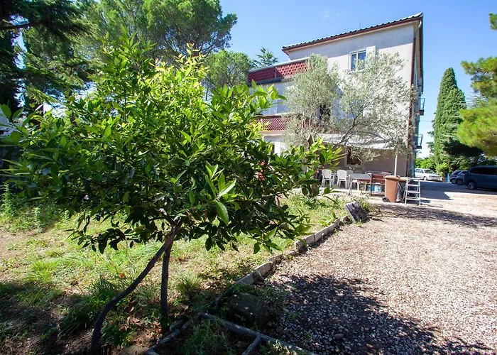 Trobenta In Oblak Albergue Portorož