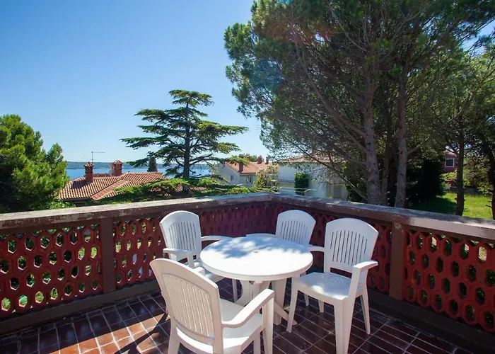 Trobenta In Oblak Albergue *