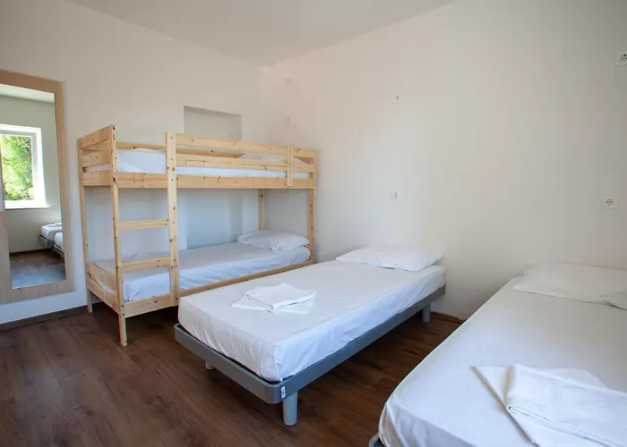 Trobenta In Oblak Albergue Portorož