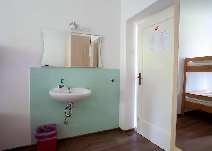 Trobenta In Oblak Hostel Portorož